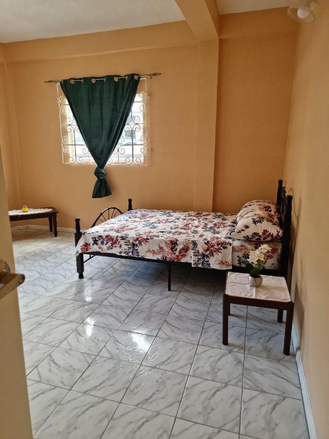 Coco Rose Apartments Soufrière エクステリア 写真